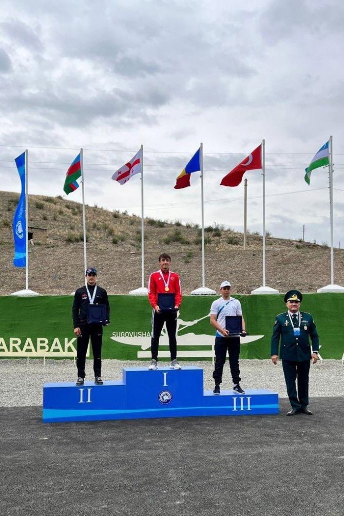 Azerbaycan’daki Yarışlara Sakaryalı Kano Sporcuları Damga Vurdu