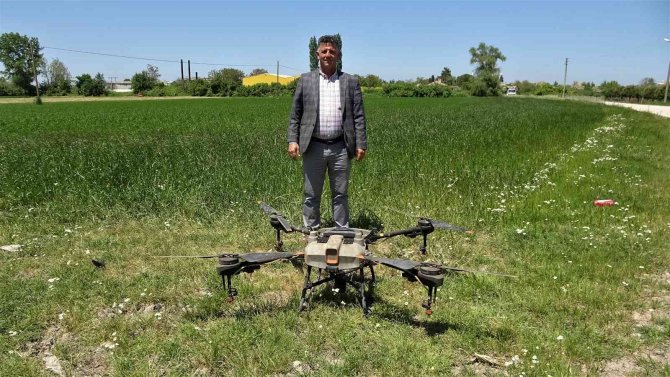 Köylüler Dron Aldı Tarlasını İlaçlatmak İsteyen Sıraya Giriyor