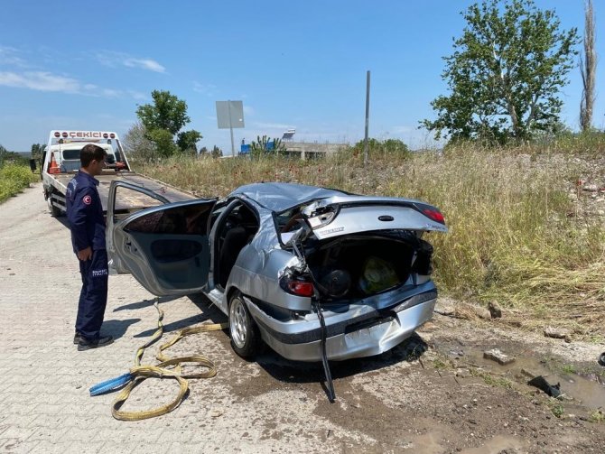 Kepsut’ta Trafik Kazası: 2 Yaralı