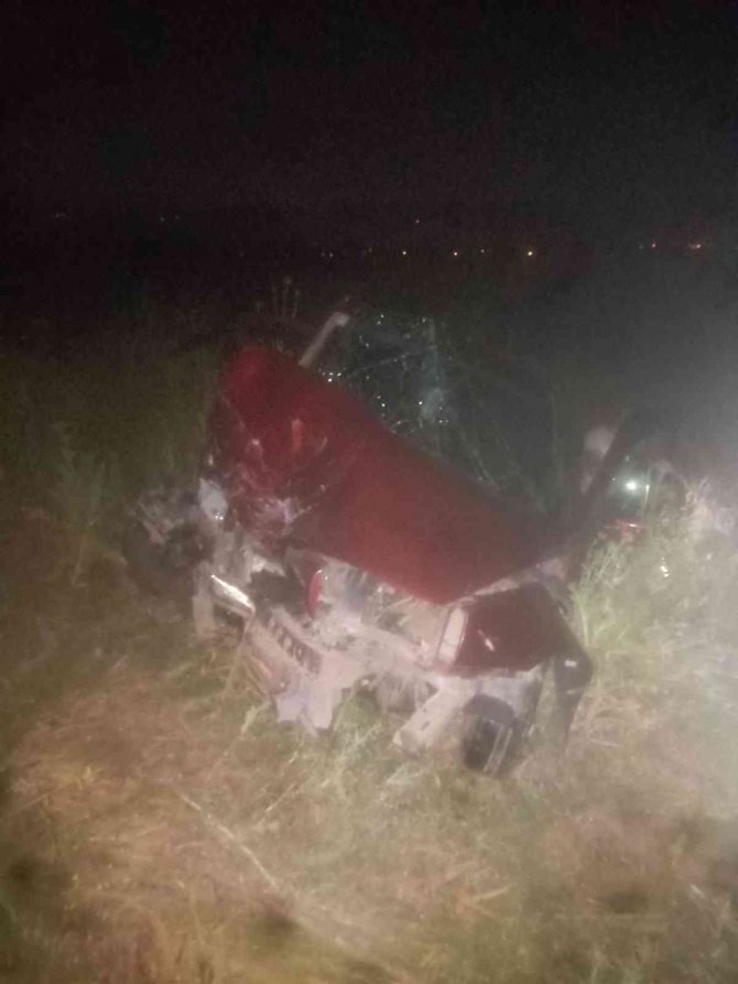 Manisa’da İki Otomobil Çarpıştı: 1’i Ağır 6 Yaralı