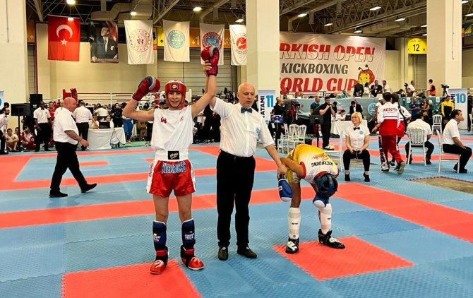 Meram Belediyespor’dan Kick Boksta Dünya Şampiyonluğu