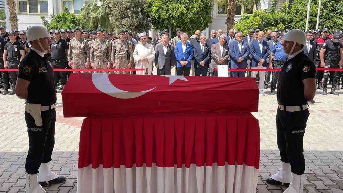 Mersin’de Trafik Kazasında Ölen Polis Memuru İçin Tören Düzenlendi