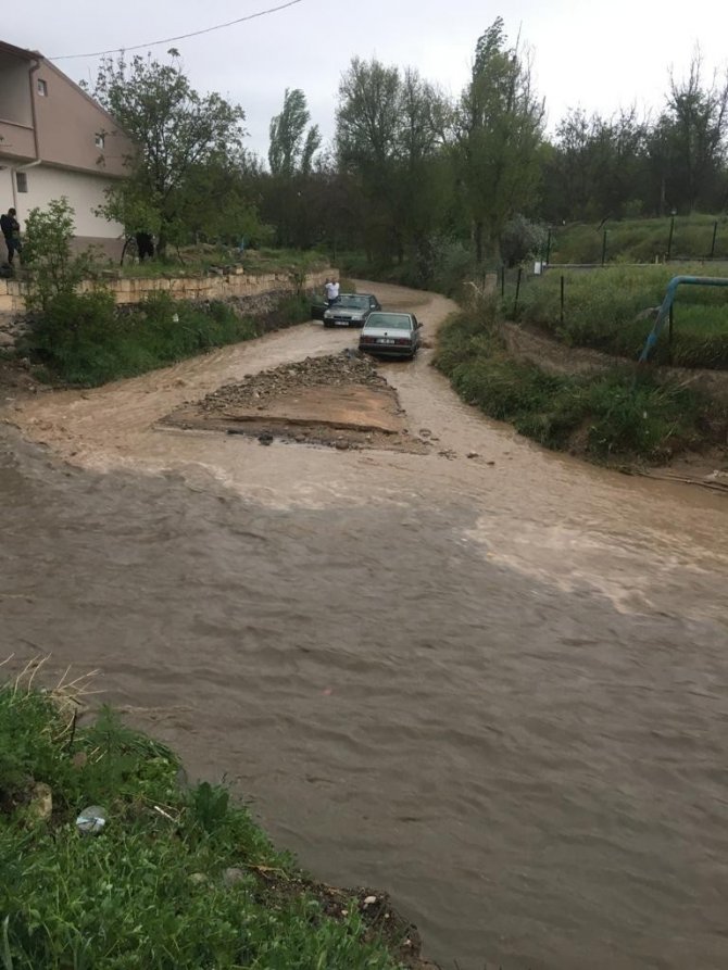Nevşehir’de Sağanak Yağış Sele Neden Oldu