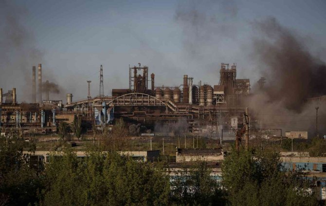 Rusya’nın Azovstal Fabrikasına Fosfor Bombası İle Saldırı Düzenlediği İddia Edildi