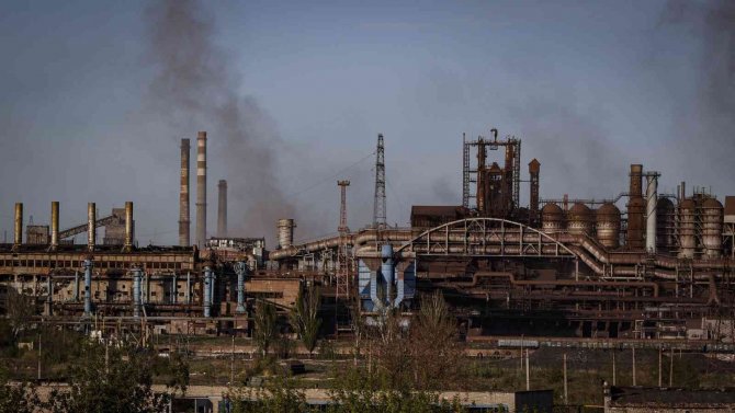 Rusya’nın Azovstal Fabrikasına Fosfor Bombası İle Saldırı Düzenlediği İddia Edildi