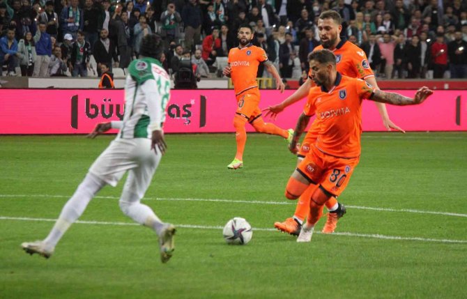 Süper Lig: Gzt Giresunspor: 1 - Medipol Başakşehir: 1 (Maç Sonucu)