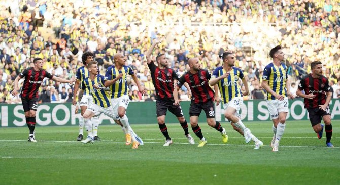 Spor Toto Süper Lig: Fenerbahçe: 0 - Fatih Karagümrük: 0 (İ̇lk Yarı)