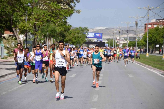 Konya’da Yarı Maraton Coşkusu
