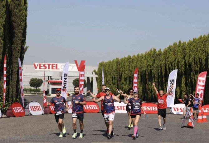 Uluslararası Vestel Manisa Yarı Maratonu Renkli Görüntülere Sahne Oldu