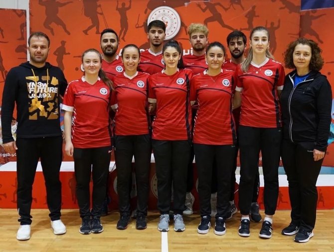 Ebyü Takımı Badminton Süper Lig Şampiyonasında Türkiye Şampiyonu Oldu