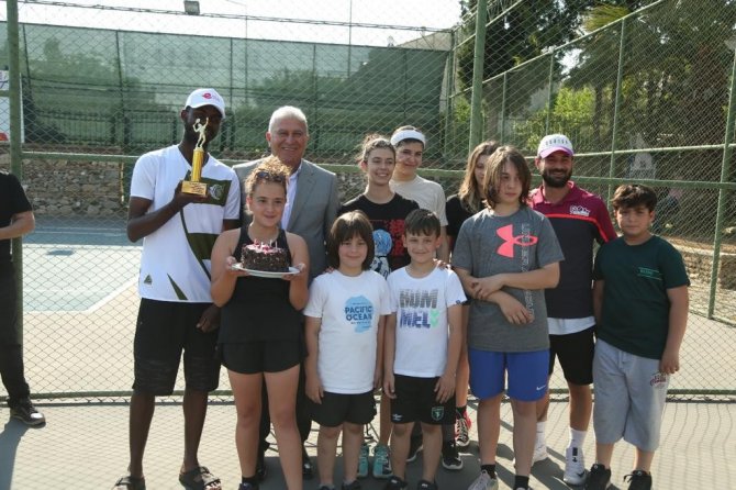 Efeler’de İ̇ncir Cup Tenis Turnuvası Sona Erdi