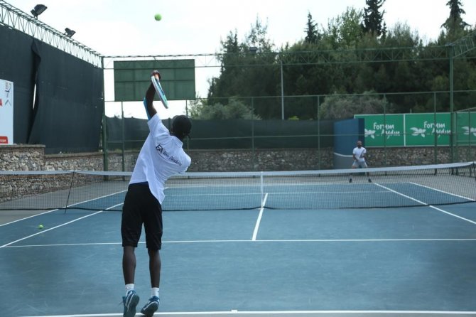 Efeler’de İ̇ncir Cup Tenis Turnuvası Sona Erdi