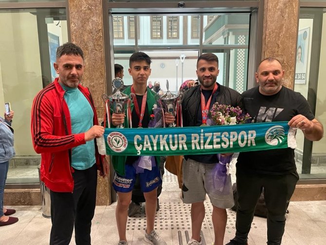 Çaykur Rizespor Kick Boks Takımı’ndan 2 Dünya Şampiyonluğu