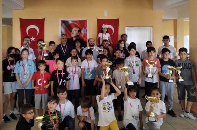 Köyceğiz’de 19 Mayıs Satranç Turnuvası Ödül Töreni İle Tamamlandı