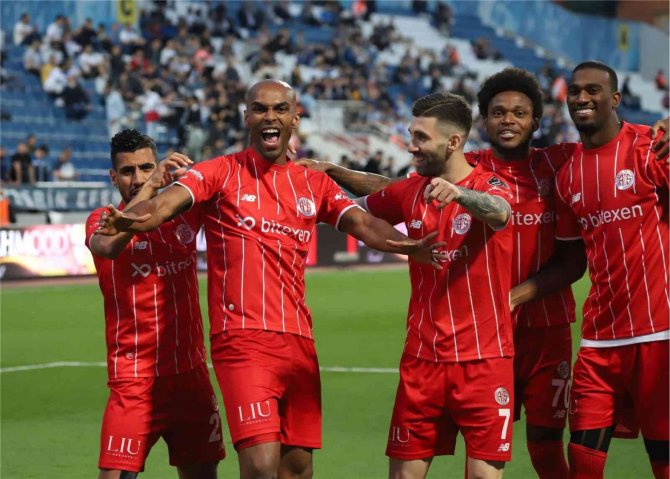 Antalyaspor, Yenilmezlik Serisini 15 Maça Yükseltti