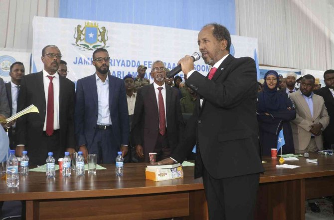 Somali’nin Eski Cumhurbaşkanı Hasan Şeyh Mahmud 214 Oyla Yeniden Cumhurbaşkanı Seçildi