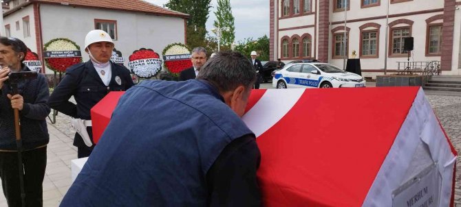 Sivas’ta Şehit Olan Polis Memuru İçin Tören Düzenlendi