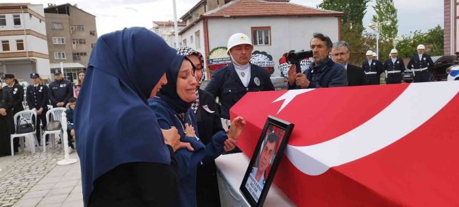 Sivas’ta Şehit Olan Polis Memuru İçin Tören Düzenlendi