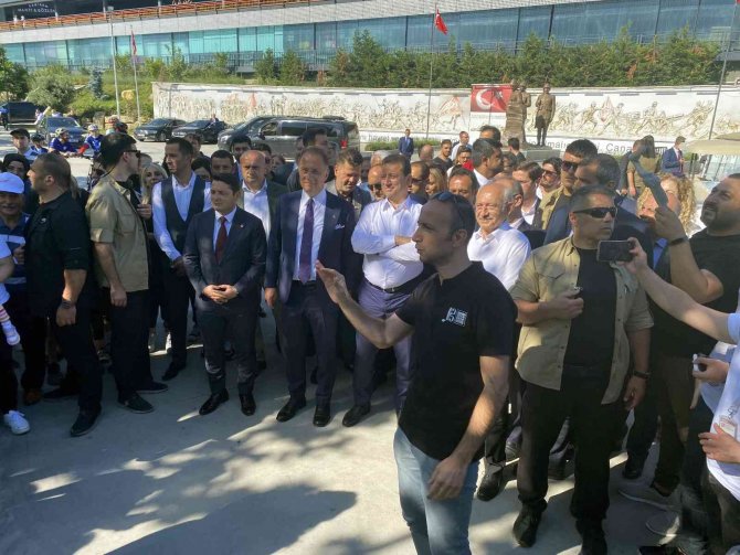 Chp Genel Başkanı Kılıçdaroğlu Beylikdüzü’nü Ziyaret Etti