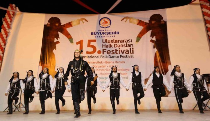 7 Ayrı Ülkeden 250 Dansçı Denizlililer İçin Sahne Alacak