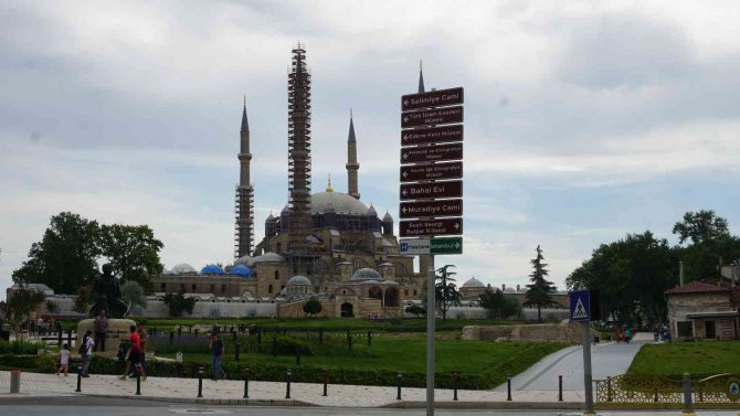 30 Atlet, Mimar Sinan’ın Ustalık Eseri Selimiye Çevresinde 11 Tur Attı