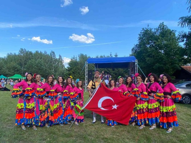 Türk Folklorcular Polonya’da Büyük İlgi Gördü