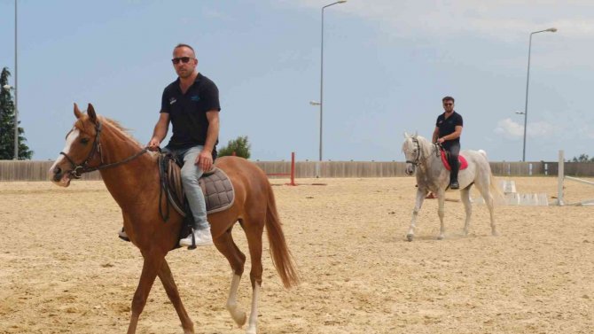 Samsun’da Binicilik Meraklıları Atlı Spor Tesislerine