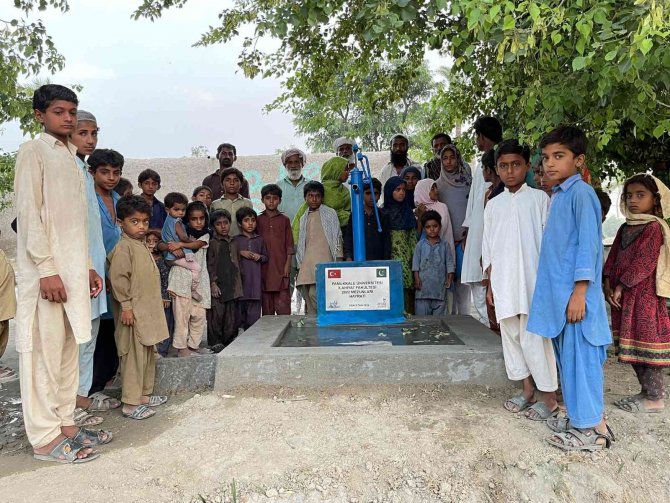 Mezuniyet Anısına Pakistan’da Su Kuyusu Açtırdılar