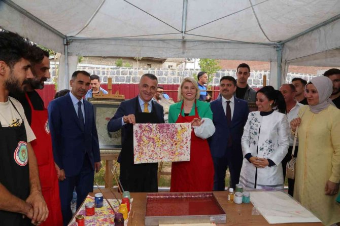 Cizre’de El Emeği Ürünlerinin Satış Noktası Dualarla Açıldı
