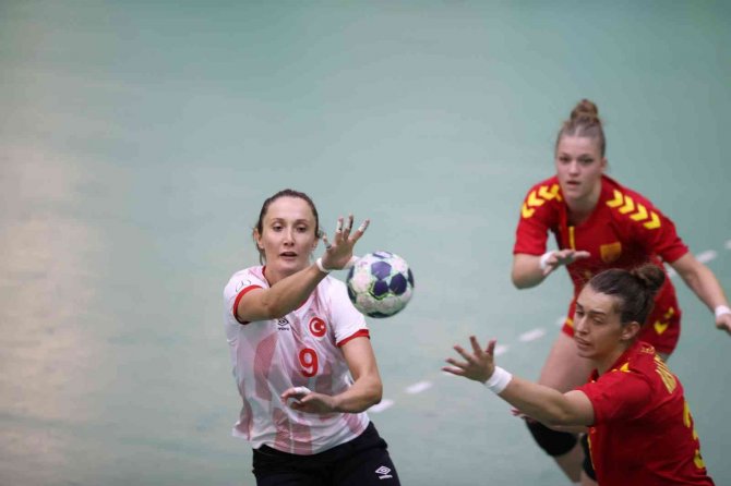A Milli Kadın Hentbol Takımı, Kuzey Makedonya’yı Mağlup Etti