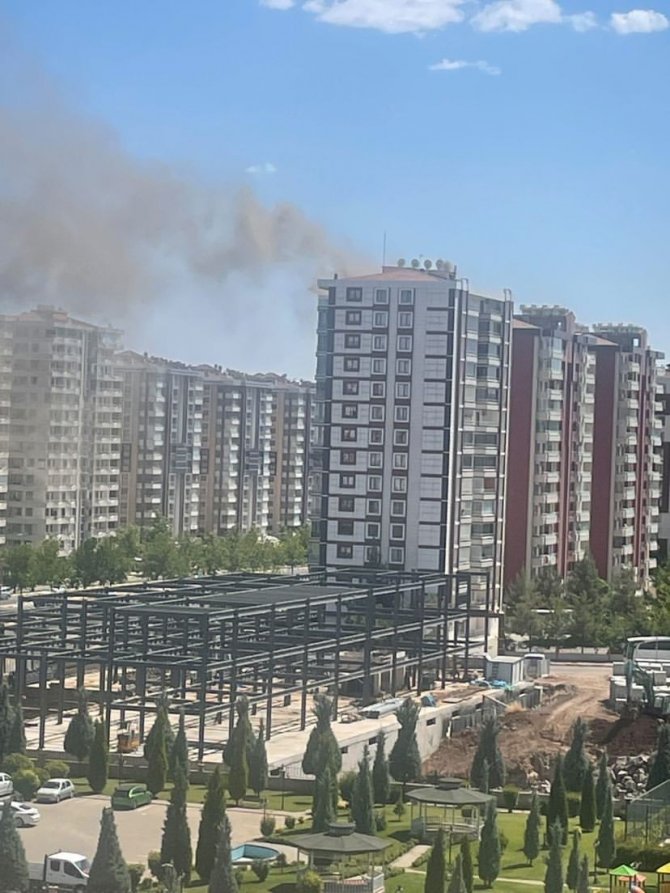 Diyarbakır’da Korkutan Yangın Apartmanı Sardı