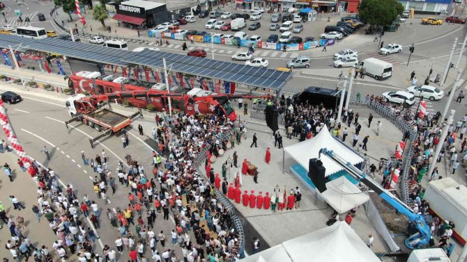 Bursa’da T2 Tramvay Hattı Binali Yıldırım’ın Katılımıyla Açıldı