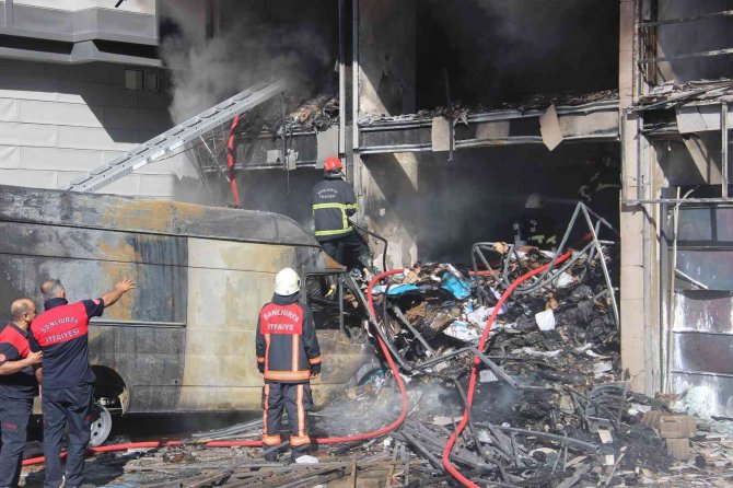 İ̇ş Yerinde Çıkan Yangın Apartmanı Sarmadan Kontrol Altına Alındı