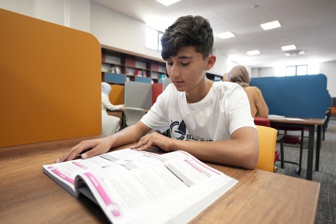 Gençlik Kütüphaneleri Öğrencilerinden Lgs’de Önemli Başarı