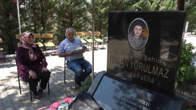 15 Temmuz Şehidi Pöh Hakan Yorulmaz’ın Babası: "Türk Milleti Ve İ̇slam Alemi İçin Canlarını Feda Ettiler"