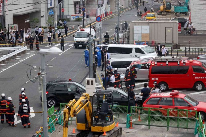 Japonya’nın Eski Başbakanı Abe Silahlı Saldırıya Uğradı, Durumu Ağır