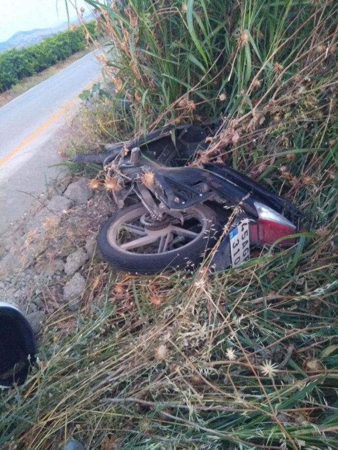 Domuza Çarpan Motosiklet Sürücüsü Ölümden Döndü