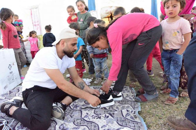 Köy Çocuklarına Bayramlık Ayakkabı
