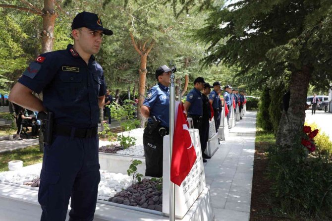 Yozgat’ta Kurban Bayramı Arefesinde Şehitlik Ziyaret Edildi