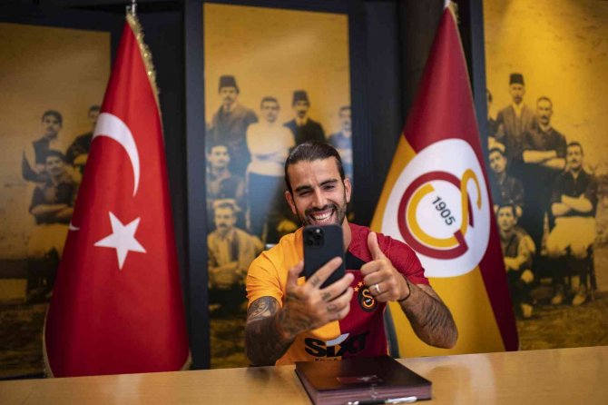Galatasaray, Sergio Oliveira’yla 4 Yıllık Sözleşme İmzaladı