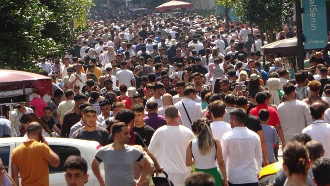 Taksim’de Bayram Yoğunluğu