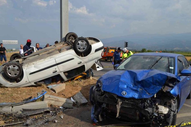 Manisa’da Feci Kaza: 3 Ölü, 2 Yaralı