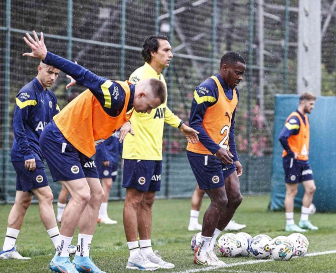 Fenerbahçe, Yeni Sezon Hazırlıklarını Sürdürdü