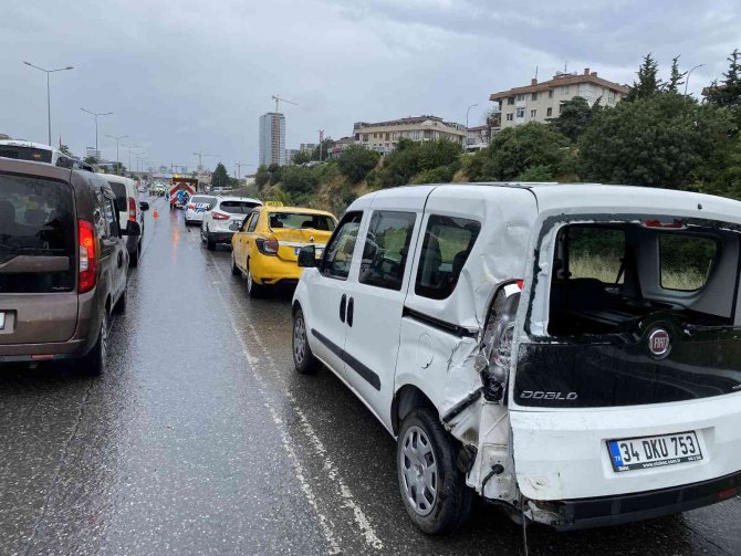 Maltepe D-100 Karayolu’nda Zincirleme Kazada 10 Araç Birbirine Girdi
