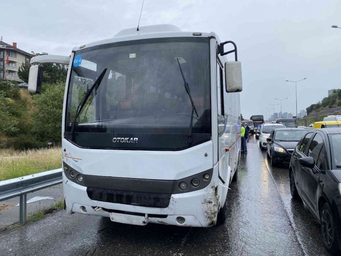 Maltepe D-100 Karayolu’nda Zincirleme Kazada 10 Araç Birbirine Girdi