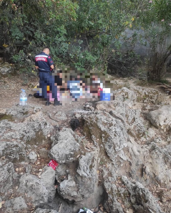Antalya’da Ormanda Piknik Ateşi Yakanlara Jandarmadan Suçüstü