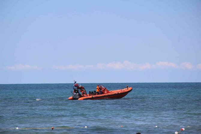 Kocaeli’de Denizde Kaybolan Genci Arama Çalışmaları Devam Ediyor