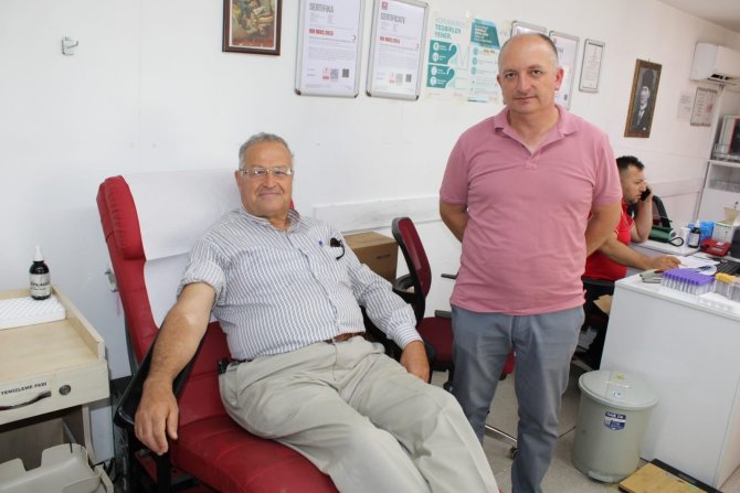 Acil Kan İhtiyacı Hayatını Değiştirdi, Yaşı Kadar Kan Verdi