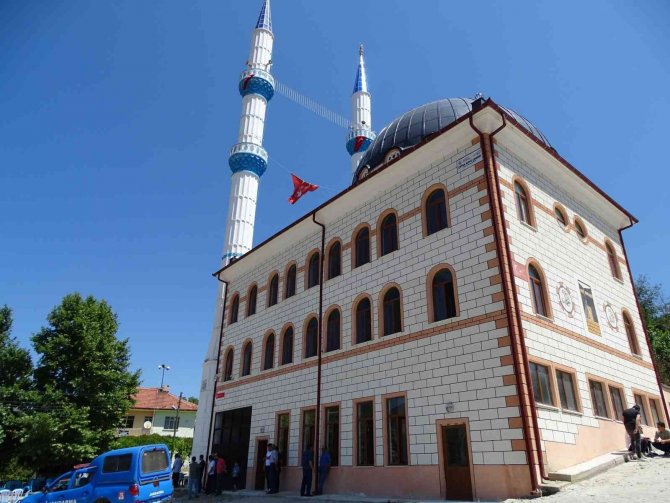 Hisarcık’ın Çatak Köyünde Yapımı Tamamlanan Köy Camii Törenle İbadete Açıldı
