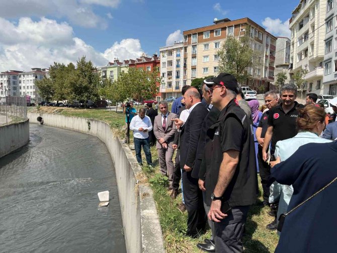 İçişleri Bakanı Süleyman Soylu Esenyurtta Sel Bölgesini Ziyaret Etti